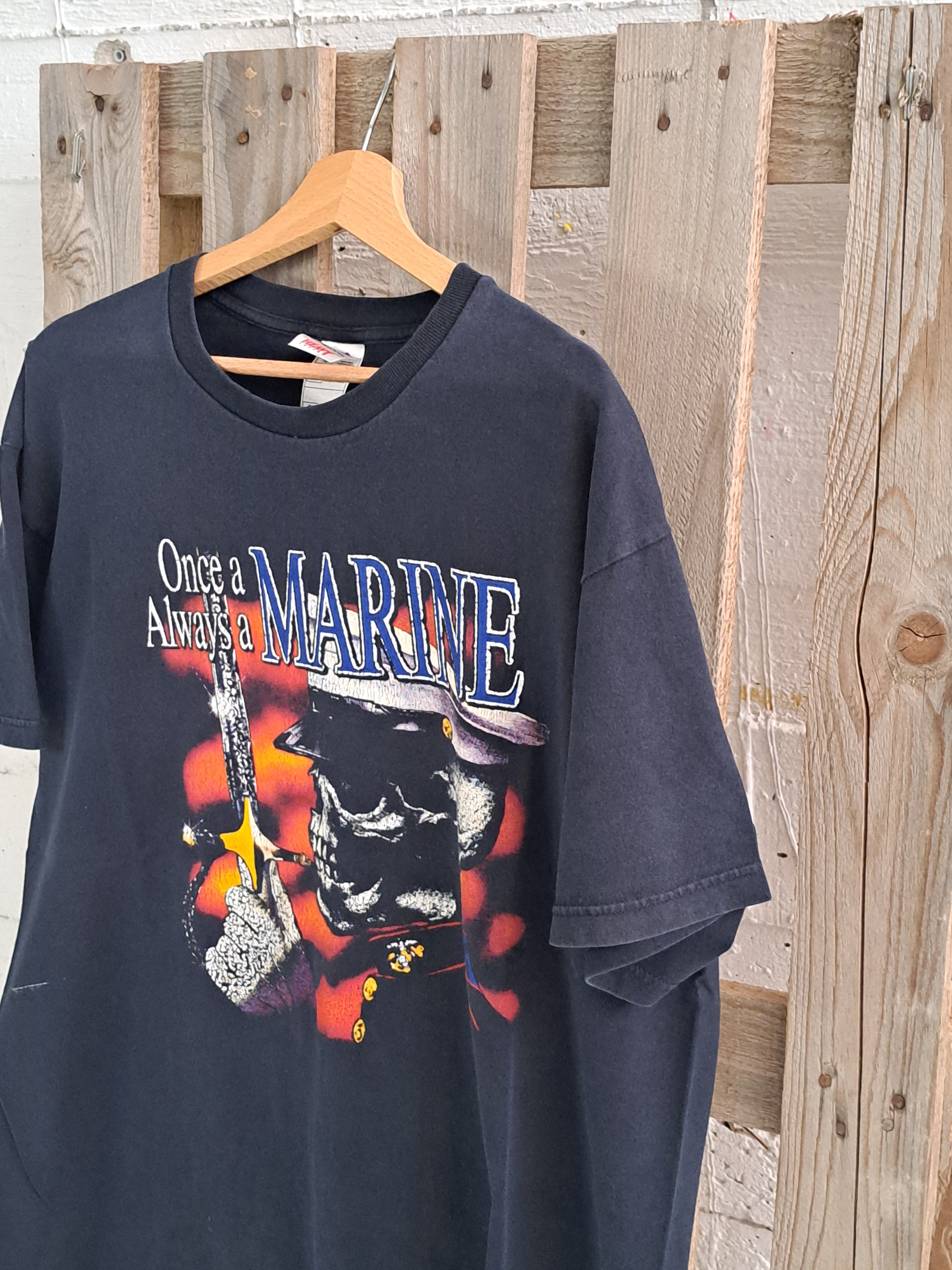 Single stitch graphic t-shirt