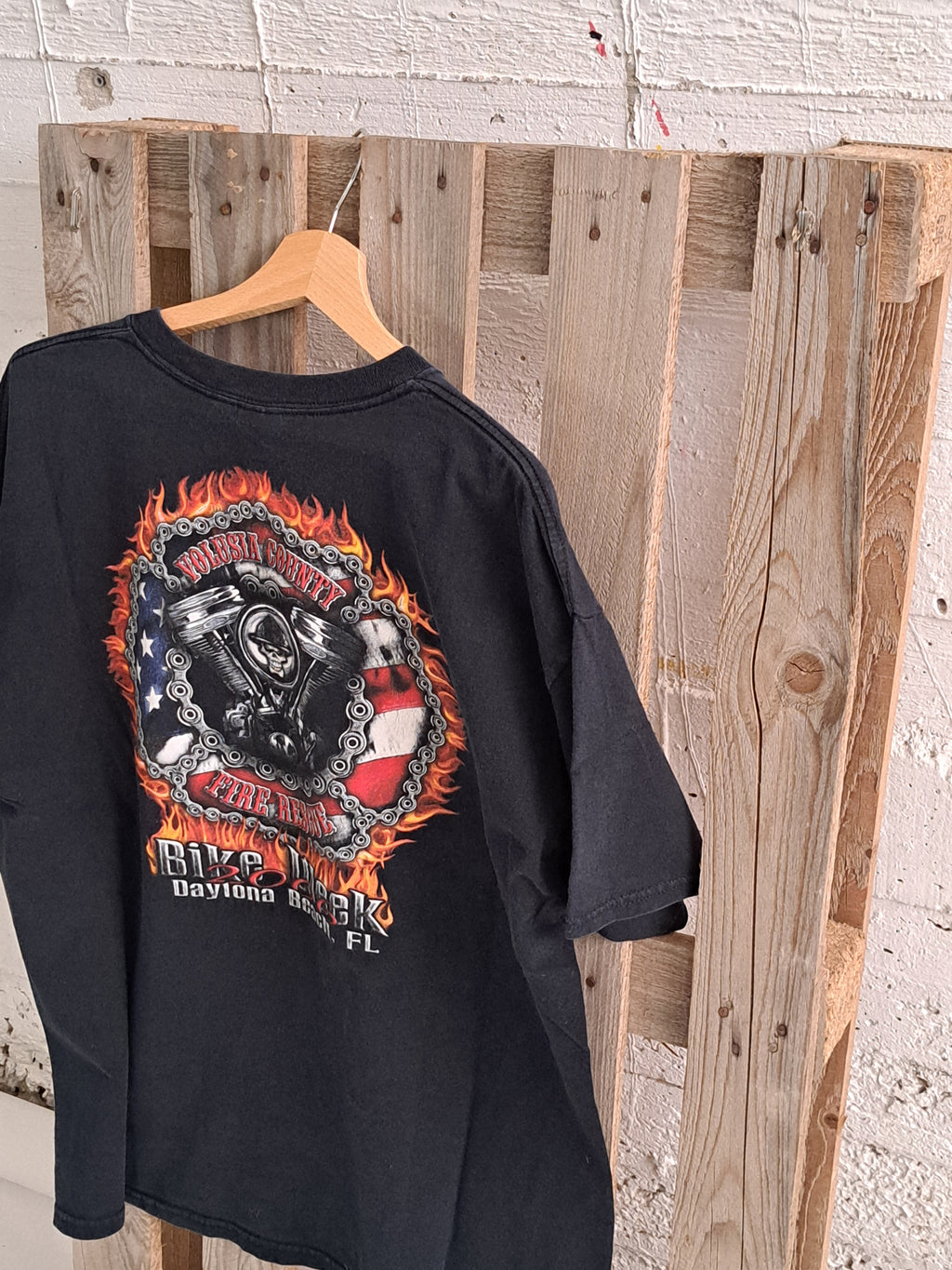 BIKE WEEK: 00s single stich graphic t-shirt