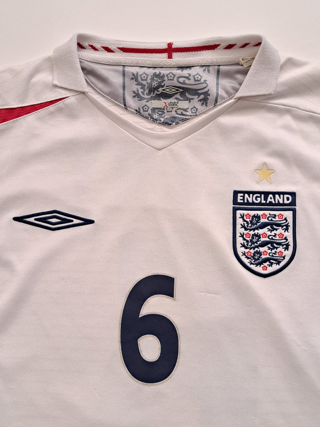 2005-07 England home shirt
(No. 6 John Terry)