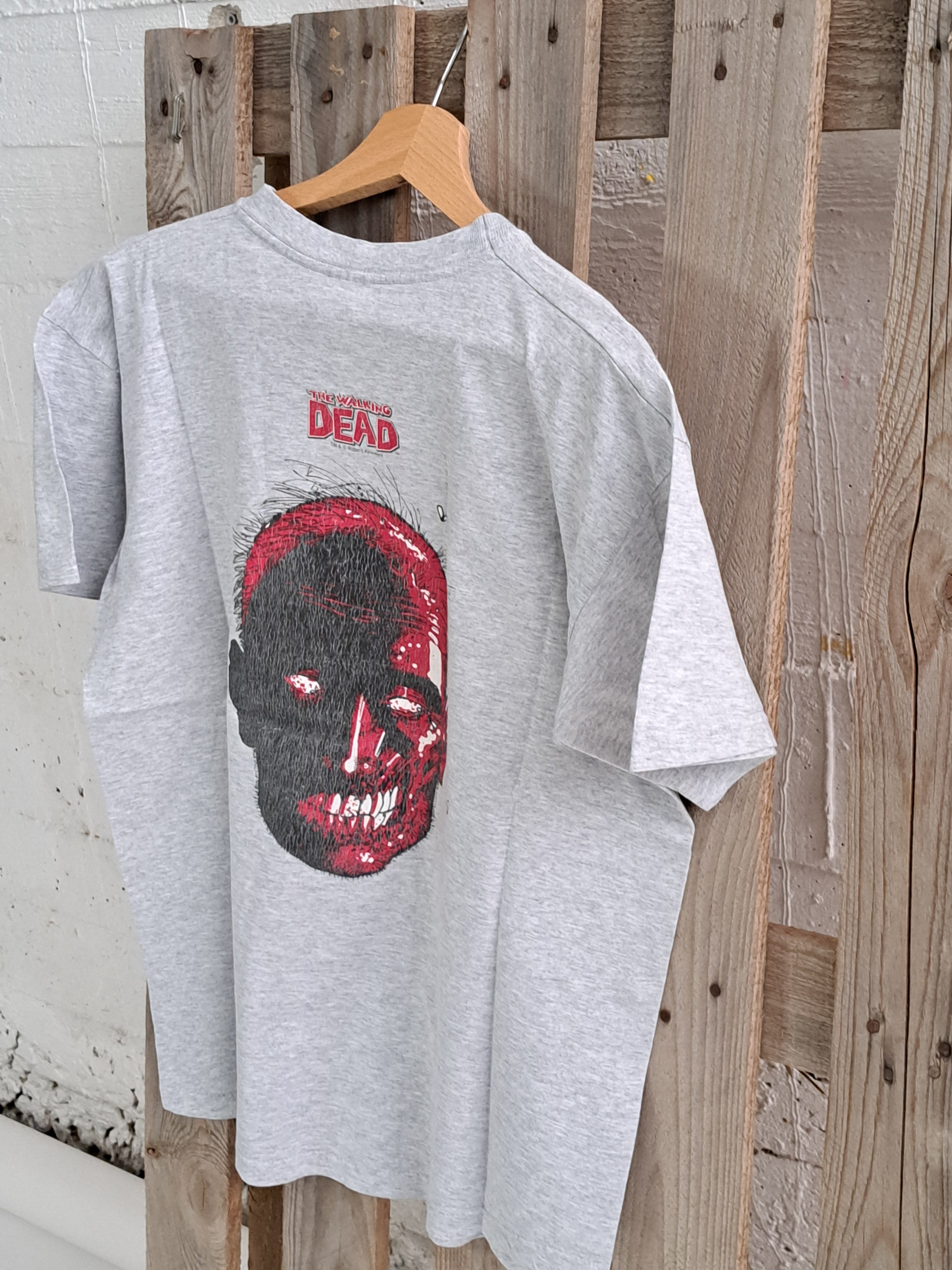 THE WALKING DEAD: single stitch graphic      t-shirt