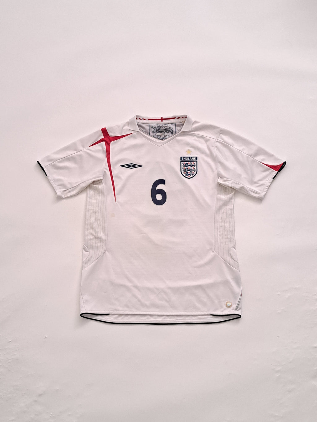 2005-07 England home shirt
(No. 6 John Terry)