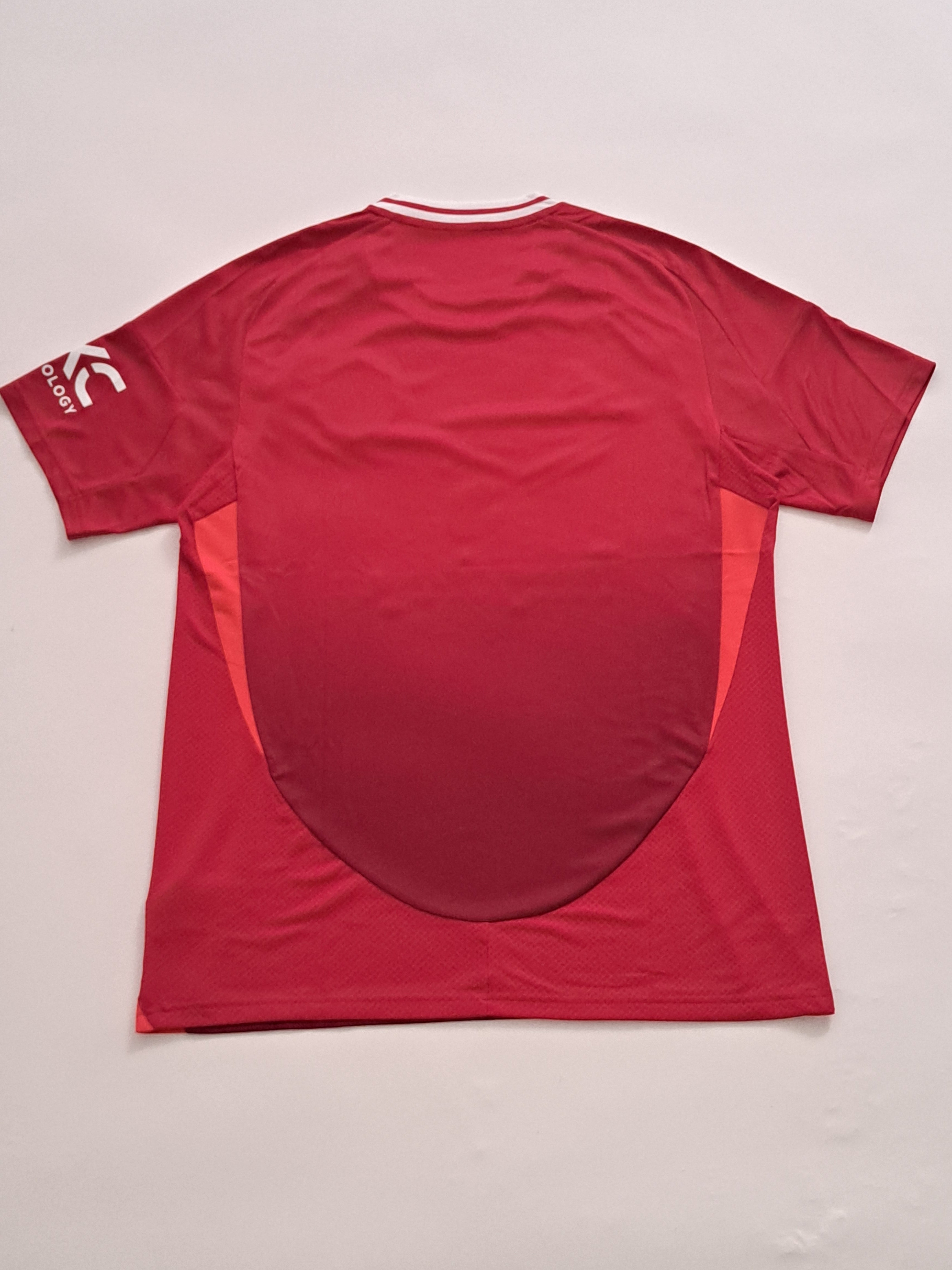 Manchester united 24/25 home kit