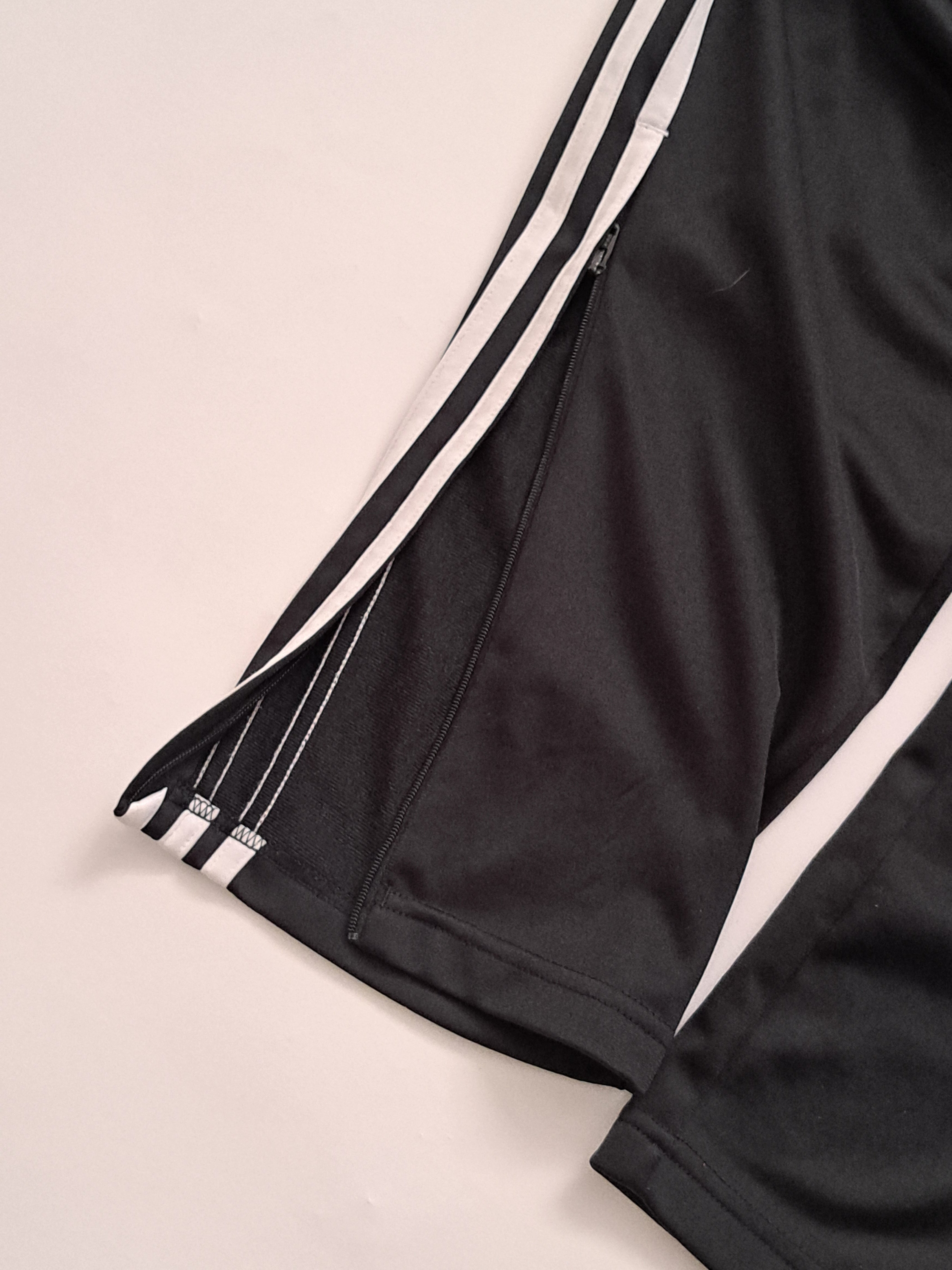 Adidas: Juventus 2019-2020 track pants