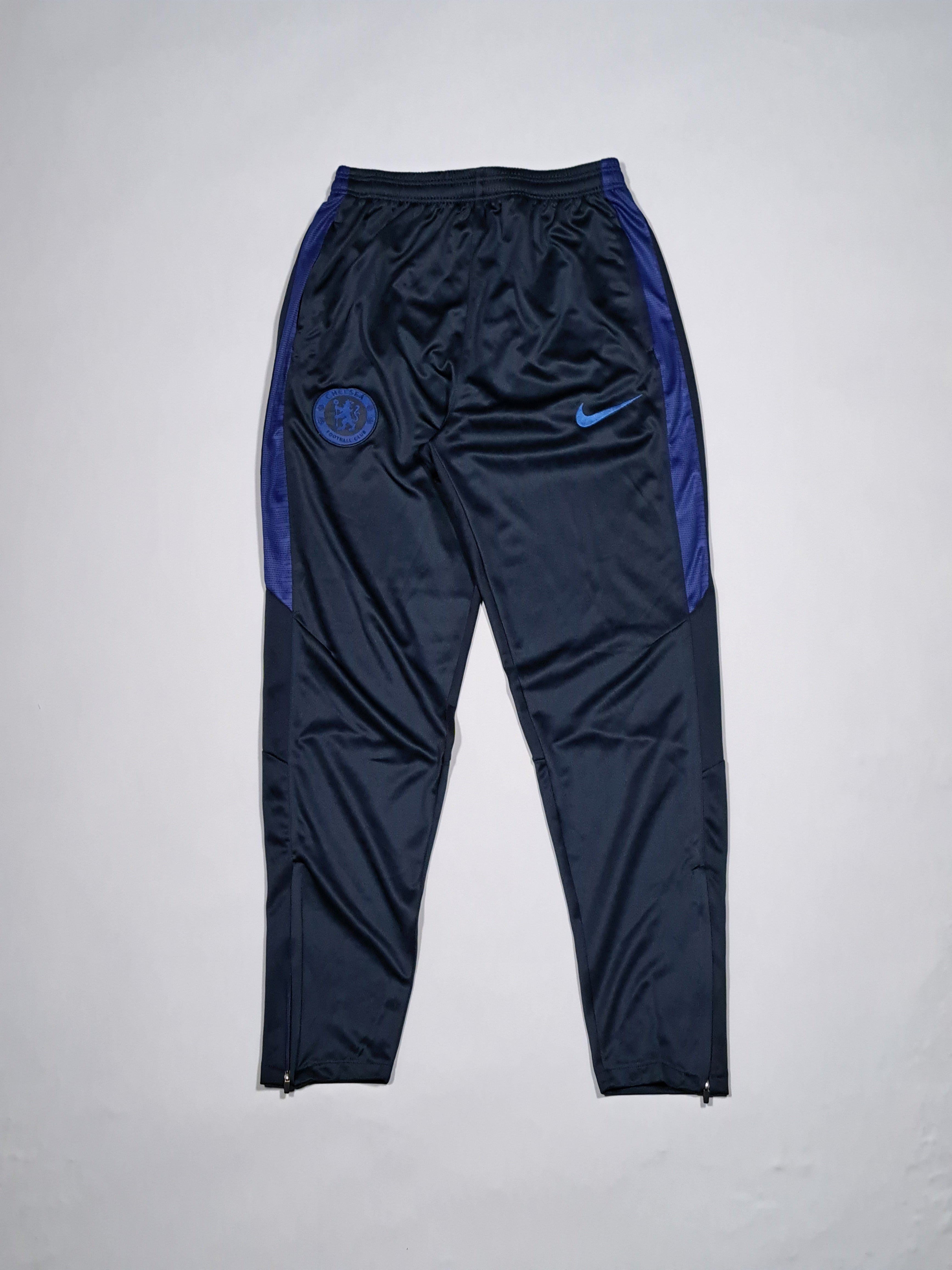 Chelsea training pants