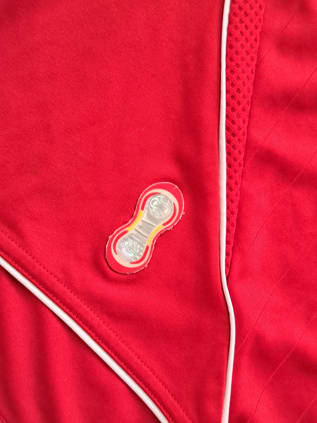 2005-07 Liverpool hone shirt