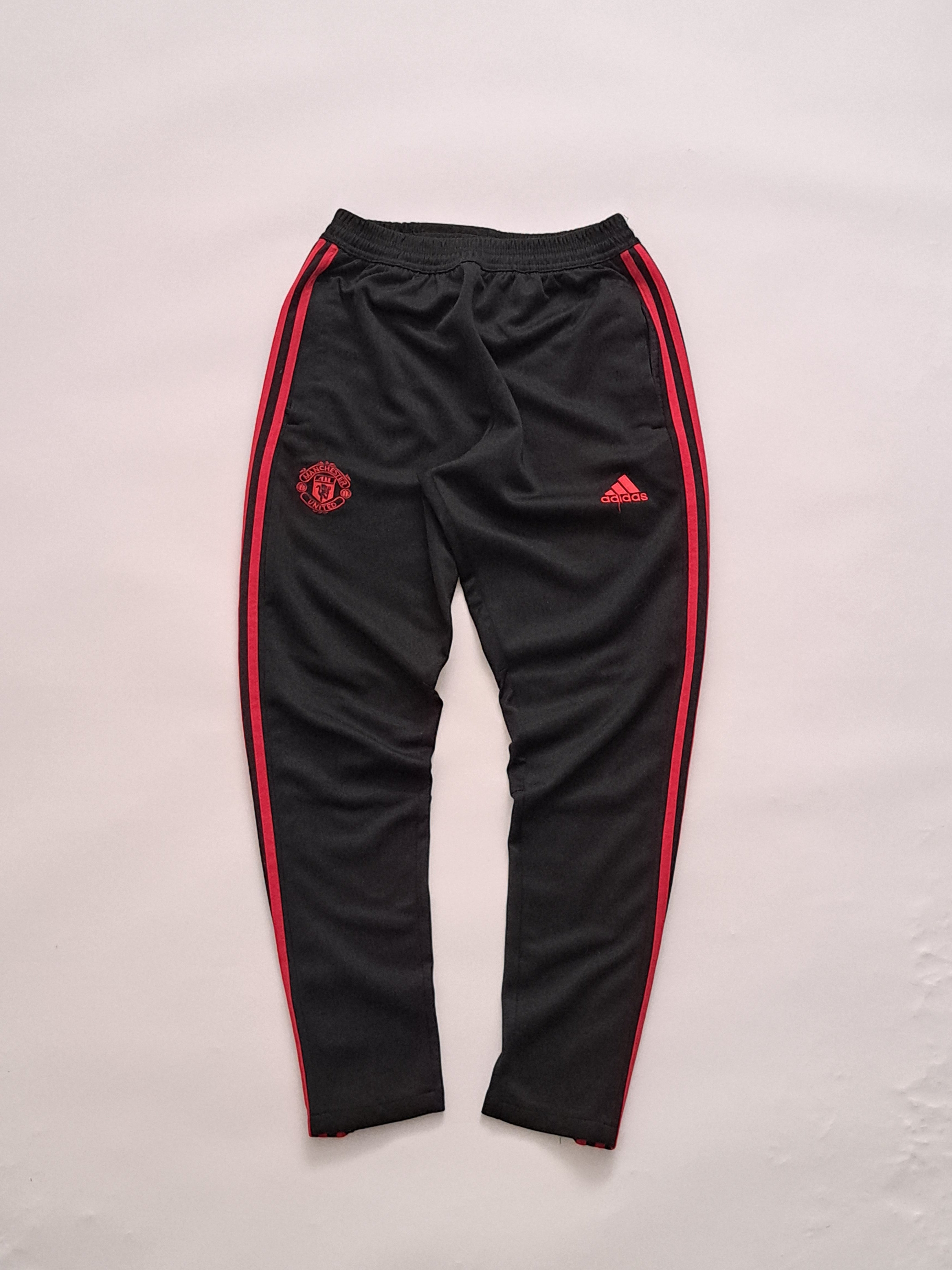 Adidas: Manchester united 2018-19 track pants