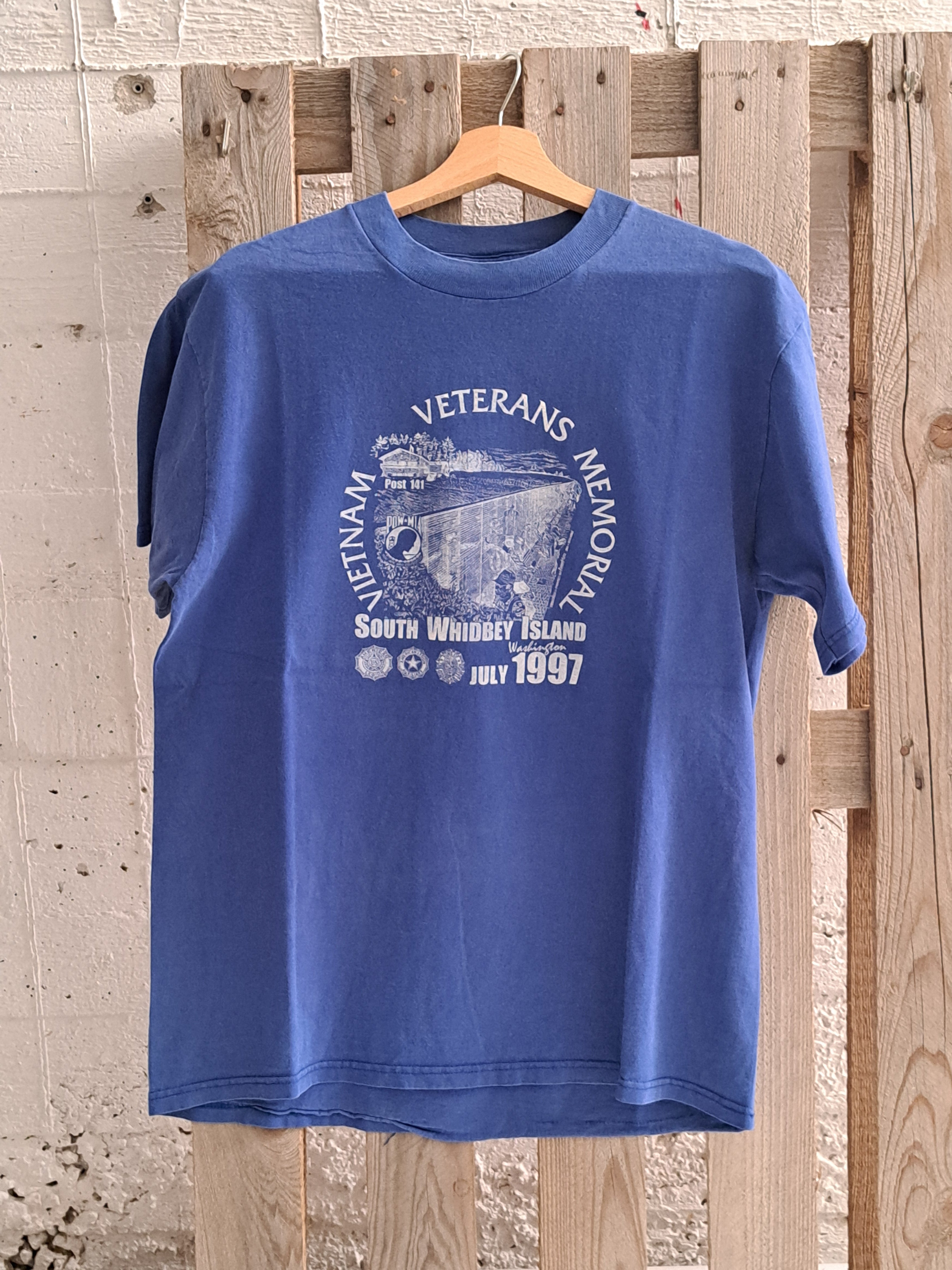 Vintage 90s single stich graphic t-shirt